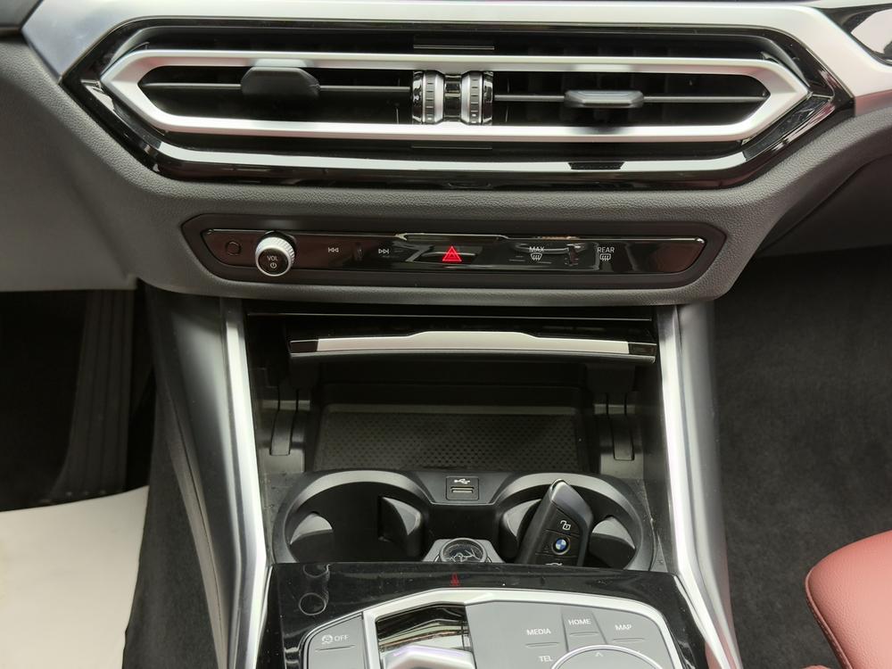 BMW 3 Series 2022 car image #11