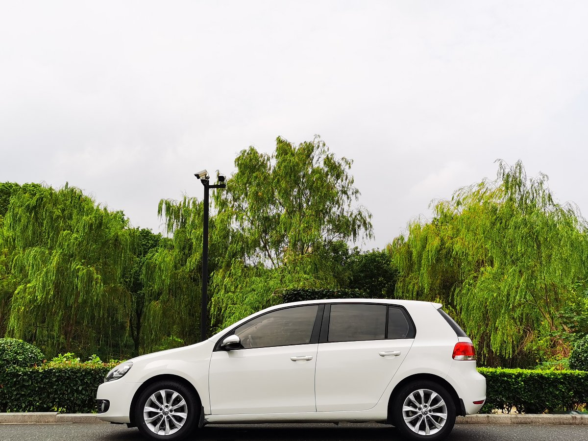 Volkswagen Golf 2013 car image #7