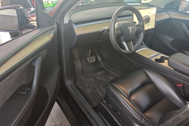 Tesla Model Y 2022 #16 Tesla Model Y 2022 car image #16