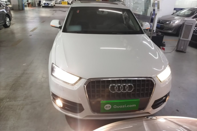Audi Q3 2015 car image #3