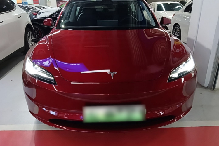 Tesla Model 3 2024 car image #3