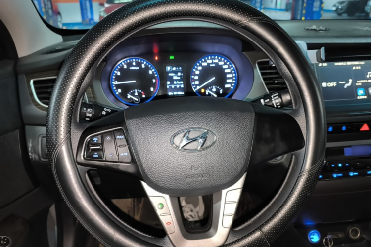 Hyundai Mistra 2016 #11 Hyundai Mistra 2016 car image #11
