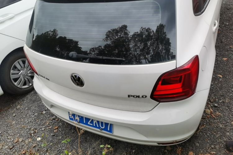 Volkswagen Polo 2016 car image #6