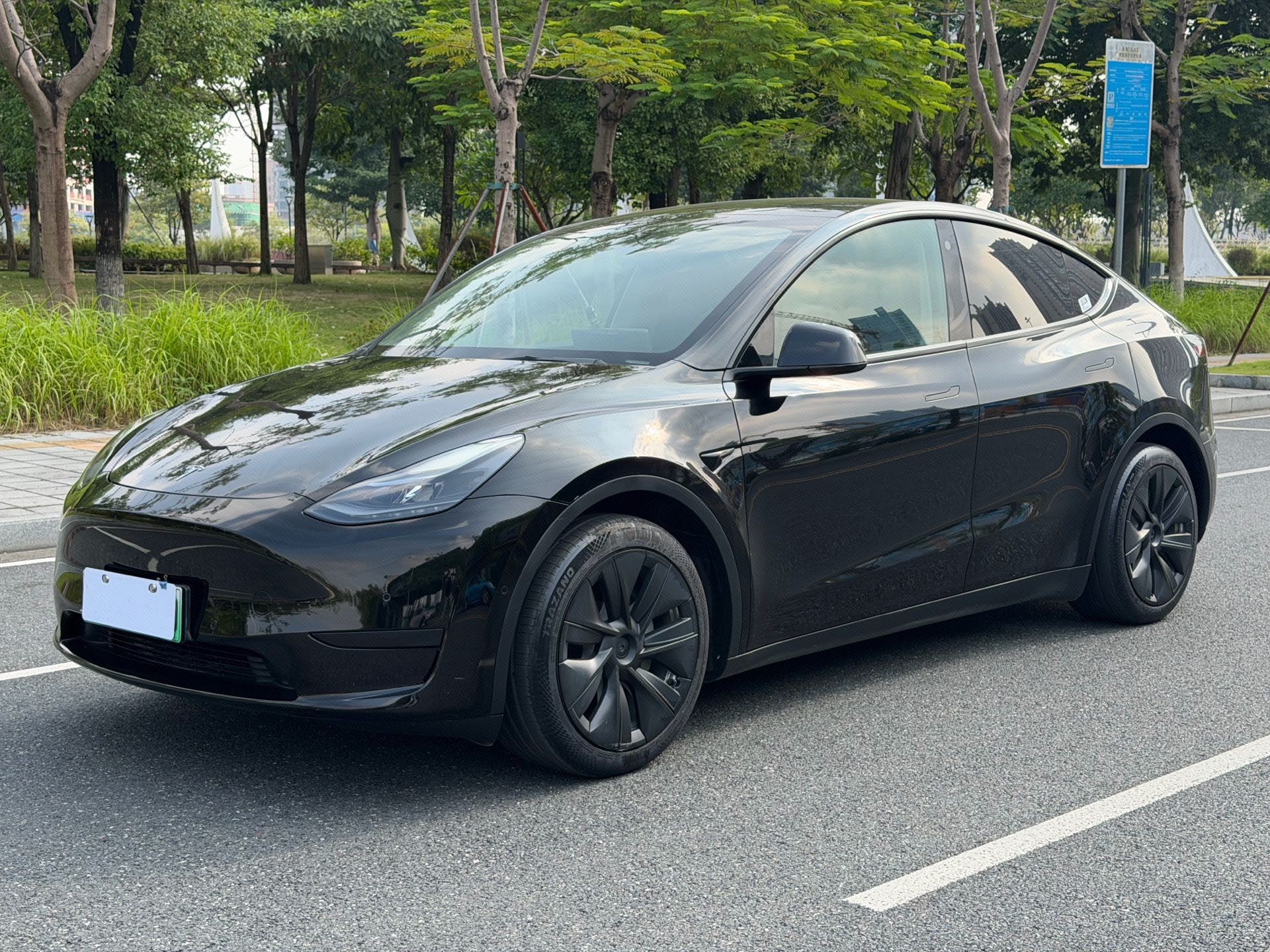 Tesla Model Y 2022 imagen de coche 