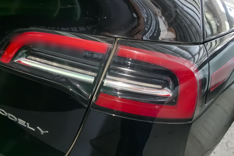 Tesla Model Y 2023 #8 Tesla Model Y 2023 صورة سيارة #8