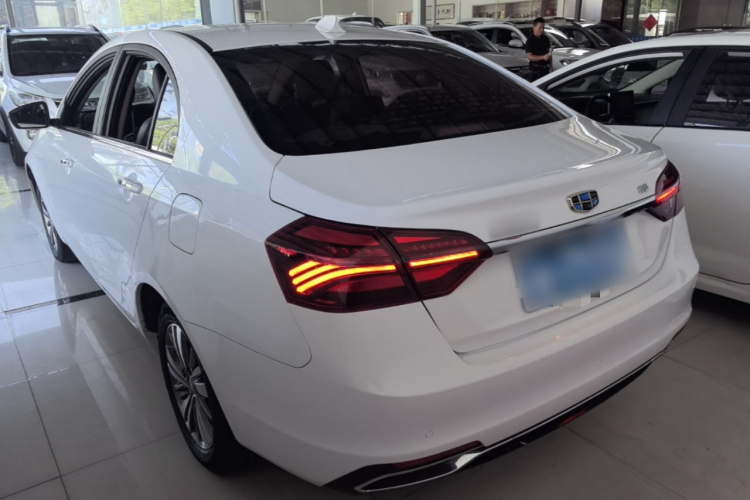 GEELY Emgrand 2019 imagen de coche #5