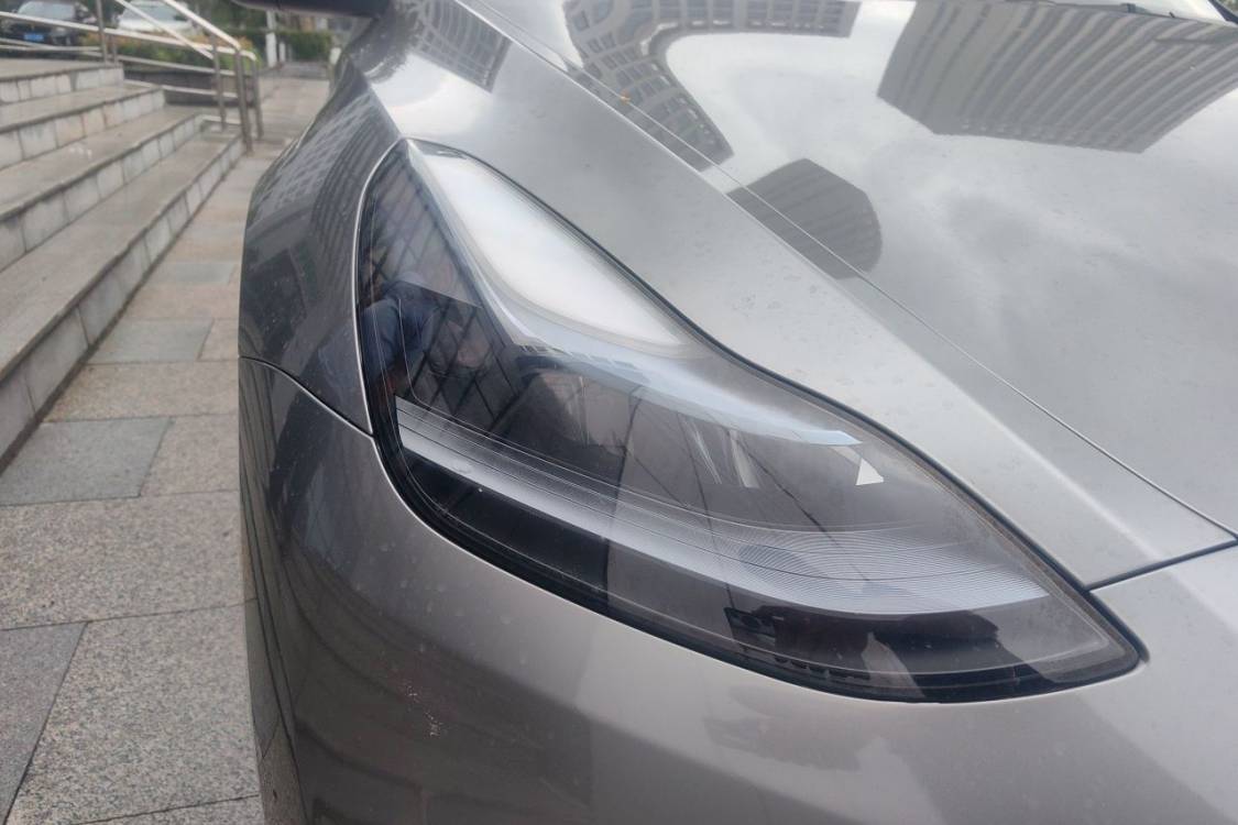 Tesla Model Y 2024 car image #7
