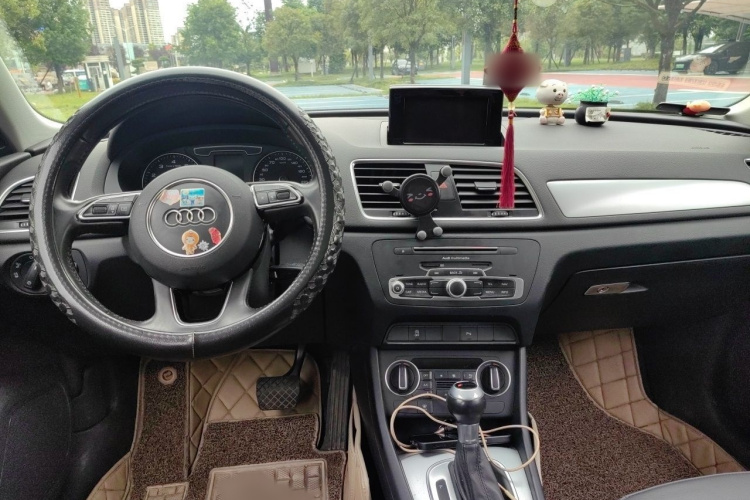 Audi Q3 2019 #12 Audi Q3 2019 car image #12