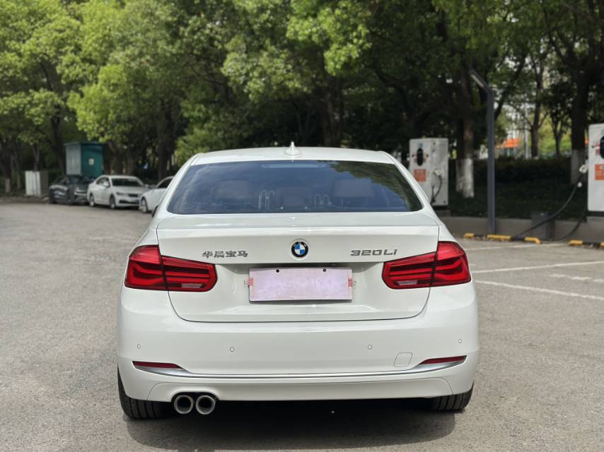 BMW 3 Series 2018 #5 BMW 3 Series 2018 car image #5