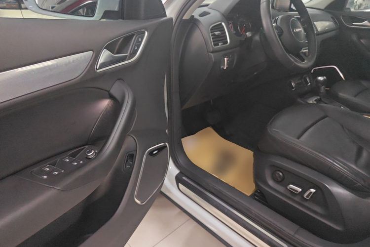 Audi Q3 2018 #16 Audi Q3 2018 car image #16