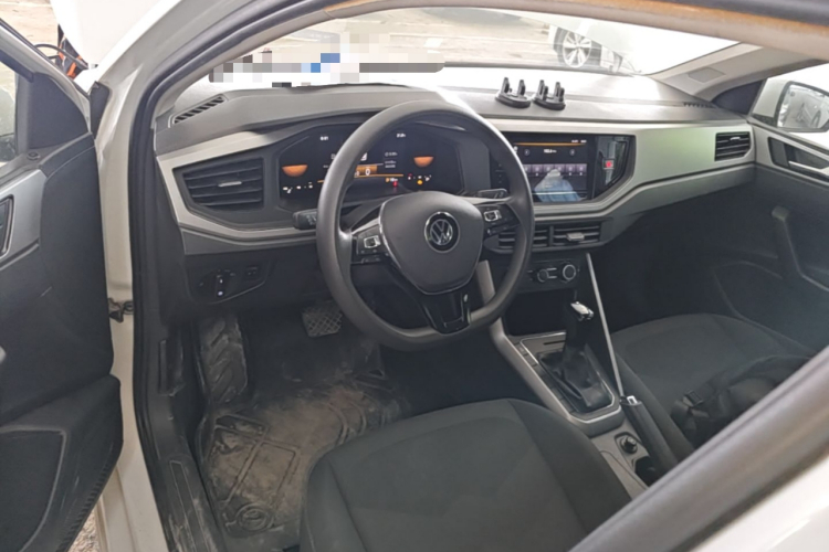Volkswagen Polo 2023 car image #10