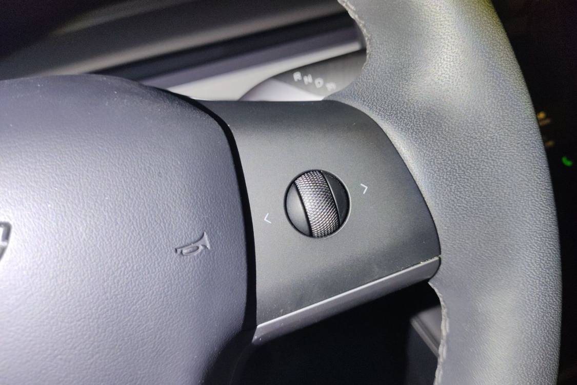 Tesla Model Y 2023 #28 Tesla Model Y 2023 car image #28