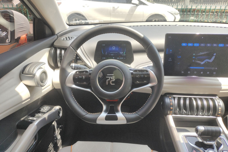 BYD Yuan Plus 2024 صورة سيارة #11