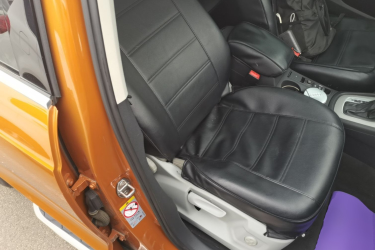 Audi Q3 2016 car image #24