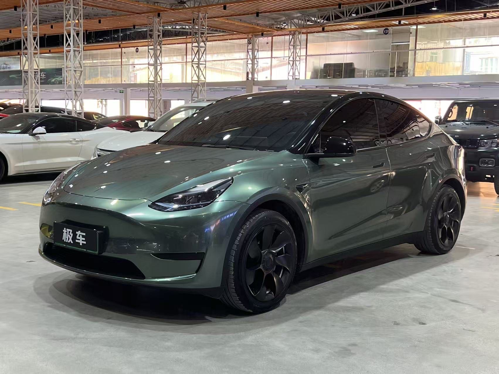 Tesla Model Y 2023 immagine di auto 
