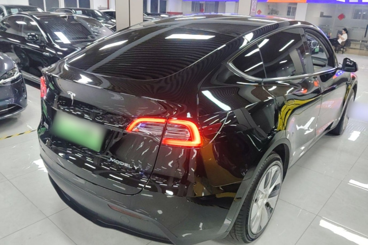 Tesla Model Y 2023 #7 Tesla Model Y 2023 car image #7
