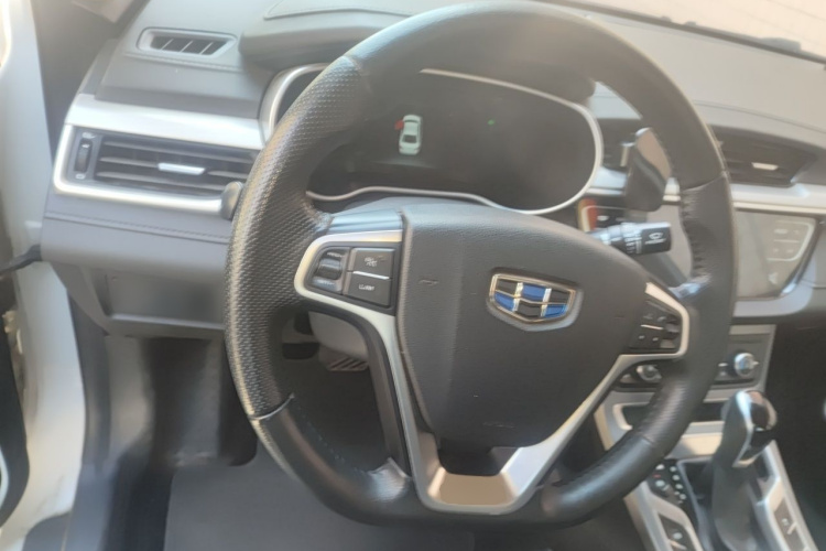 GEELY Emgrand 2019 #11 GEELY Emgrand 2019 car image #11