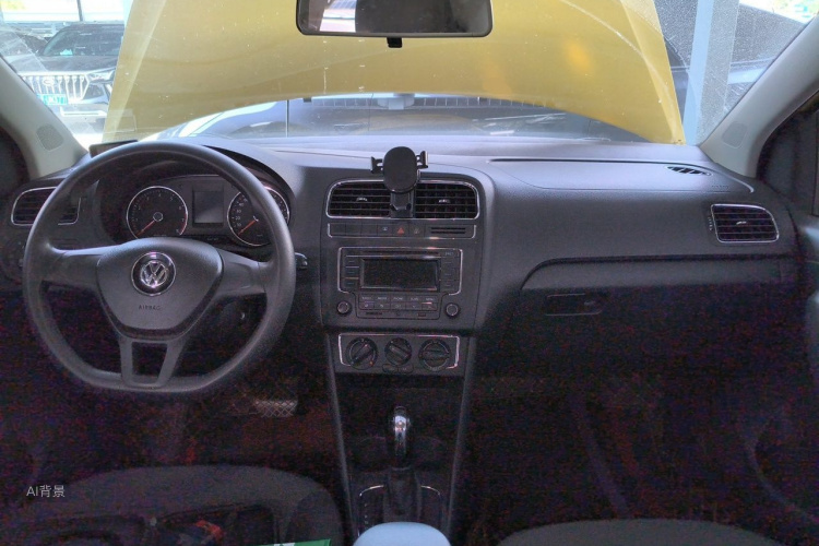 Volkswagen Polo 2014 car image #11