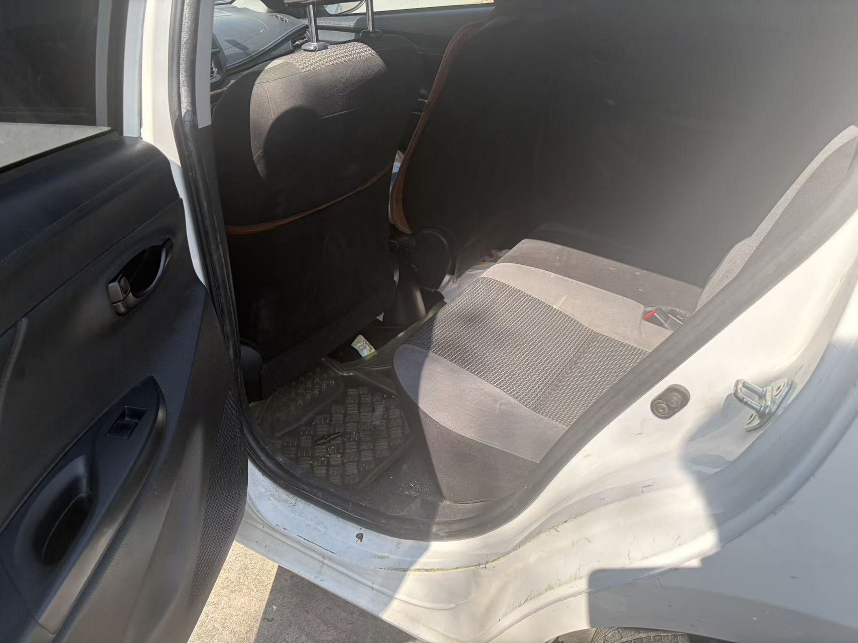 Toyota Vios FS 2023 immagine di auto #3