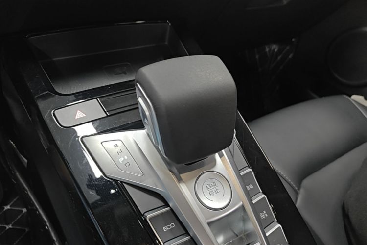 BYD Yuan New Energy 2020 #14 BYD Yuan New Energy 2020 car image #14