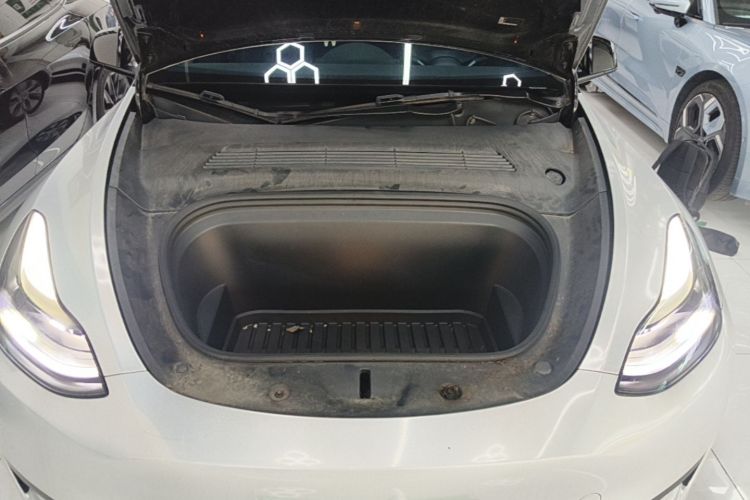 Tesla Model Y 2022 car image #20