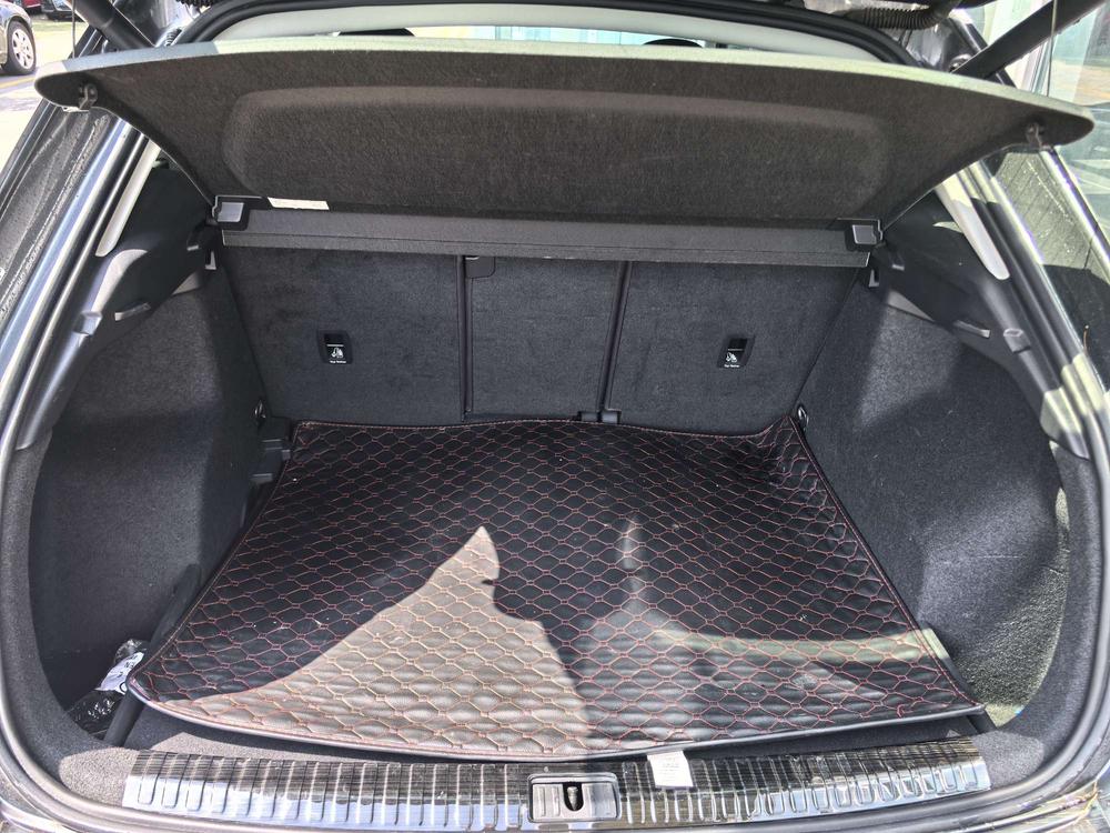 Audi Q3 2019 car image #12