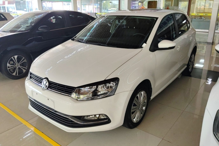 Volkswagen Polo 2016 car image #2
