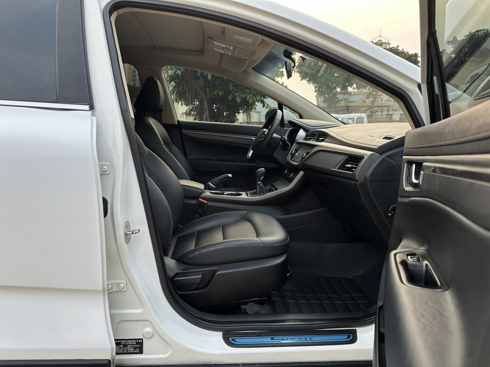GEELY Emgrand GS 2016 car image #11