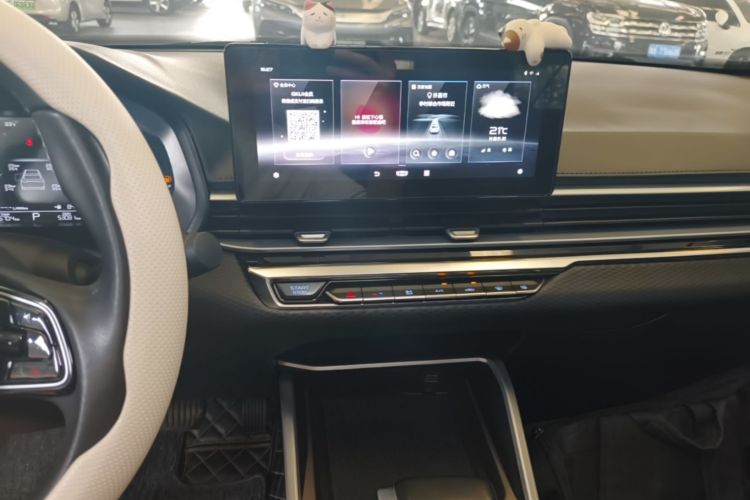 GEELY Emgrand 2022 car image #13