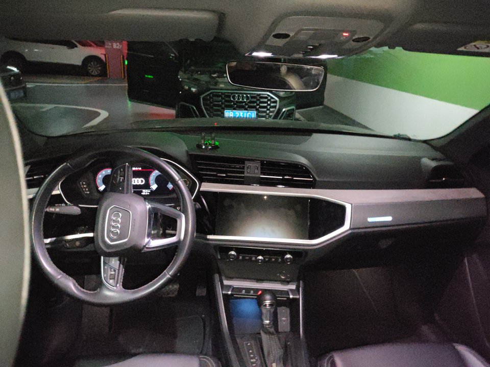 Audi Q3 2024 car image #6