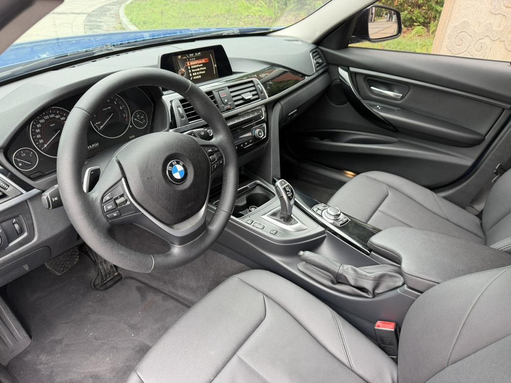 BMW 3 Series 2017 car image #9