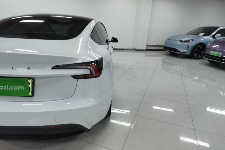 Tesla Model 3 2026 car image #8