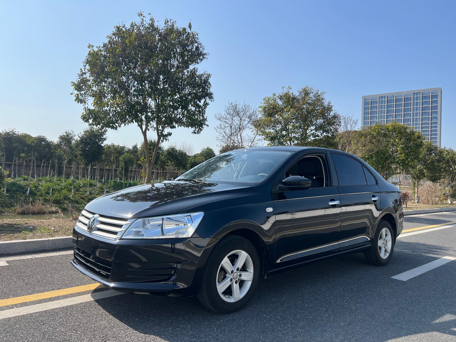 Volkswagen Santana 2016 car image 