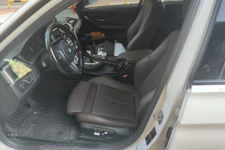 BMW 3 Series 2019 car image #17