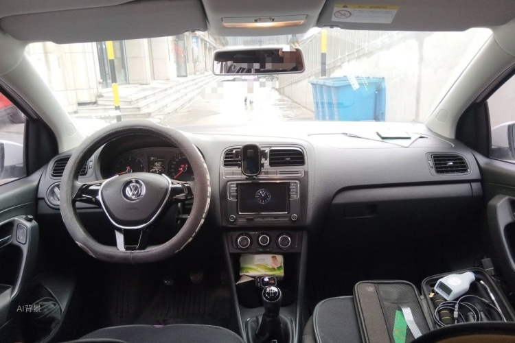 Volkswagen Polo 2016 car image #11