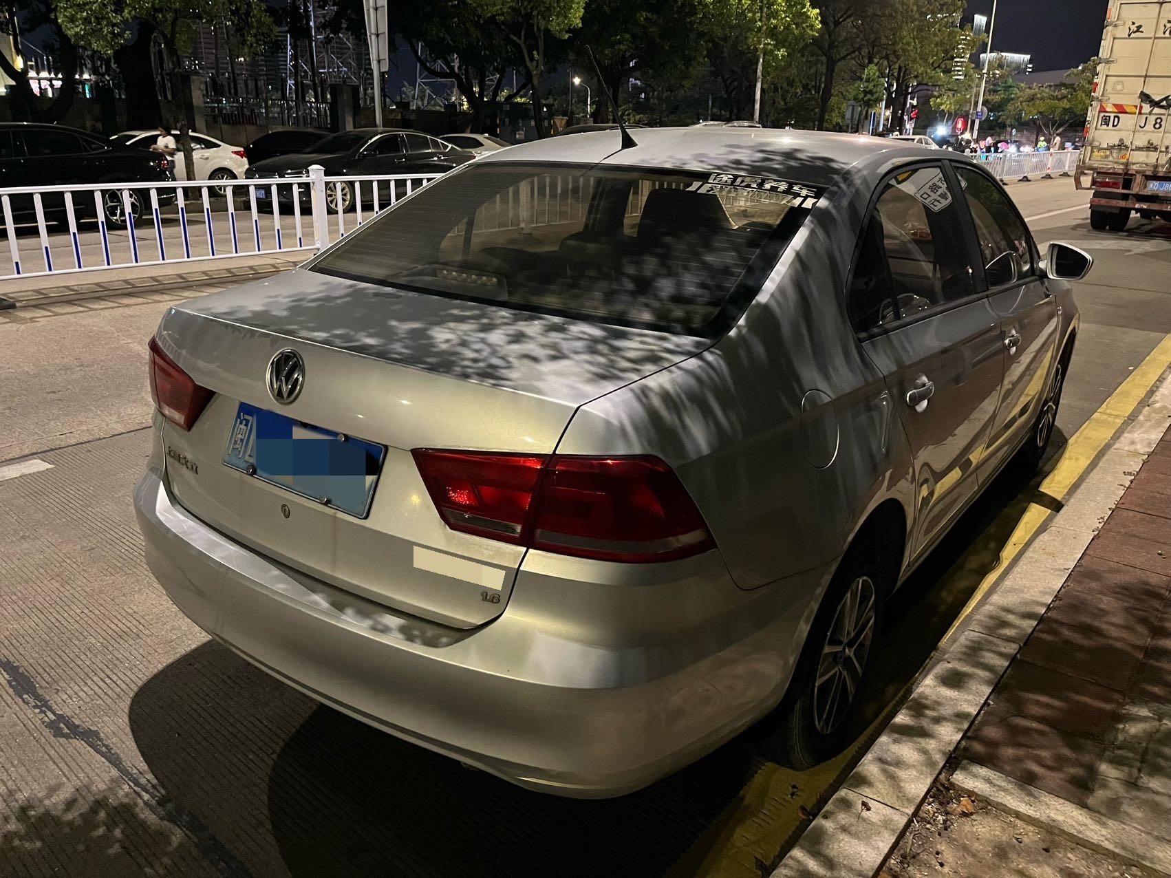 Volkswagen Santana 2013 car image #3