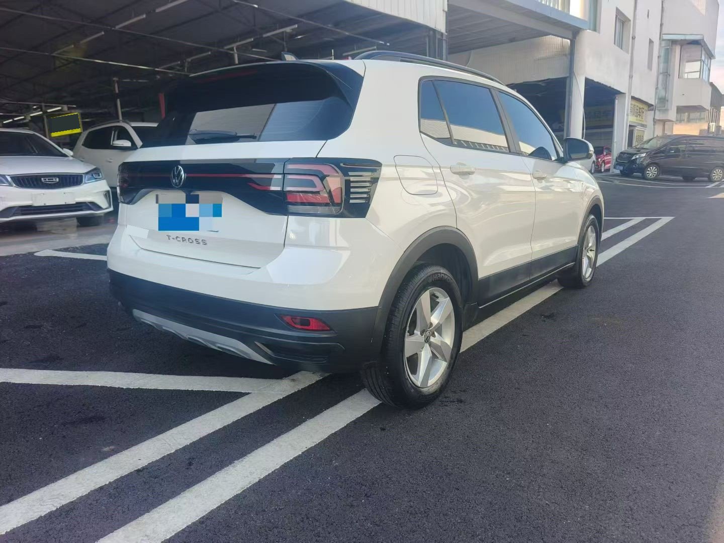 Volkswagen T-Cross 2022 immagine di auto #4