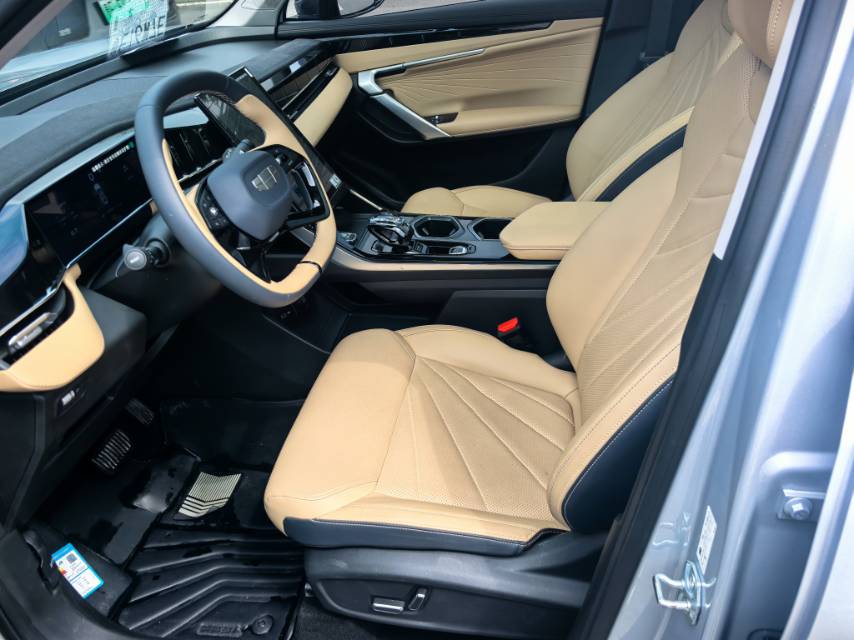 GEELY Boyue L 2023 car image #8
