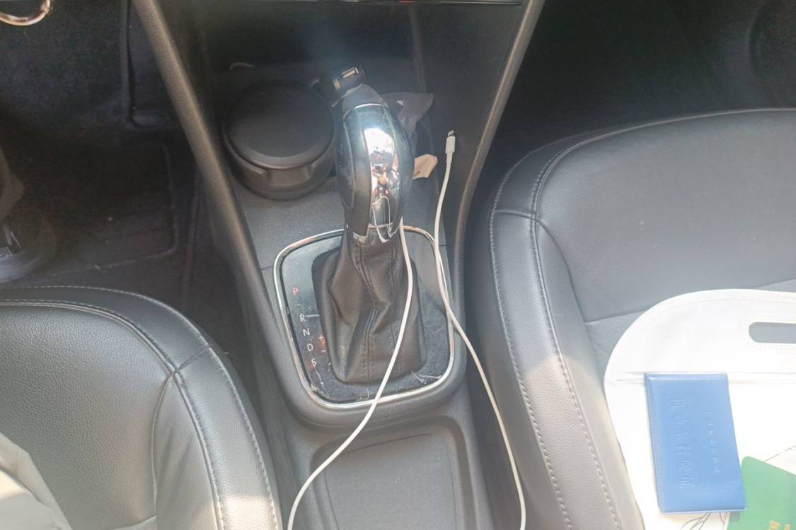 Volkswagen Polo 2015 #27 Volkswagen Polo 2015 car image #27