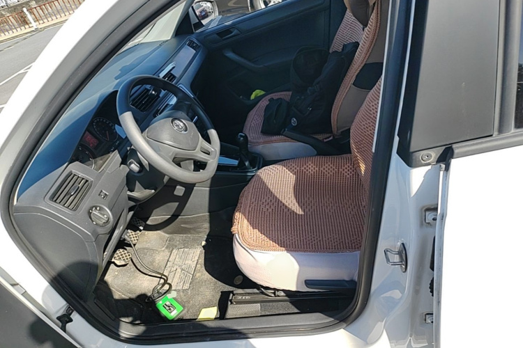 Volkswagen Santana 2017 car image #19