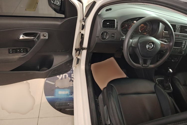 Volkswagen Polo 2015 #16 Volkswagen Polo 2015 car image #16