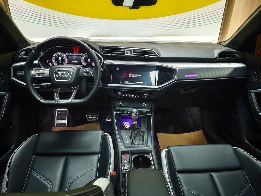 Audi Q3 2023 car image #7