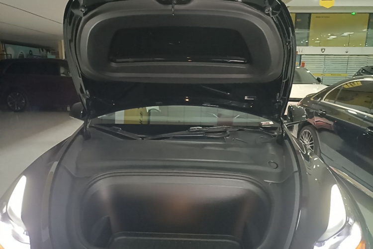 Tesla Model Y 2023 car image #22