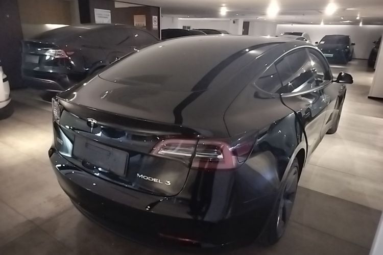 Tesla Model 3 2021 car image #7