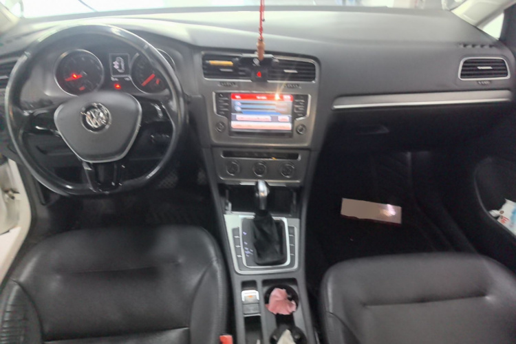 Volkswagen Golf 2015 car image #10