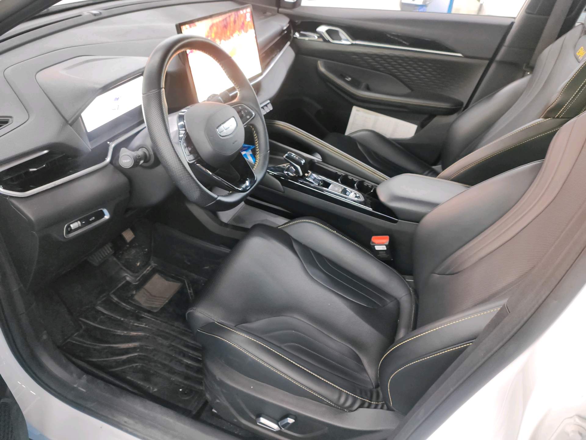 GEELY Coolray 2024 #4 GEELY Coolray 2024 immagine di auto #4