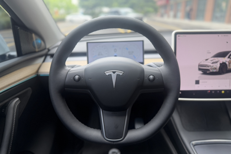 Tesla Model Y 2022 #18 Tesla Model Y 2022 car image #18