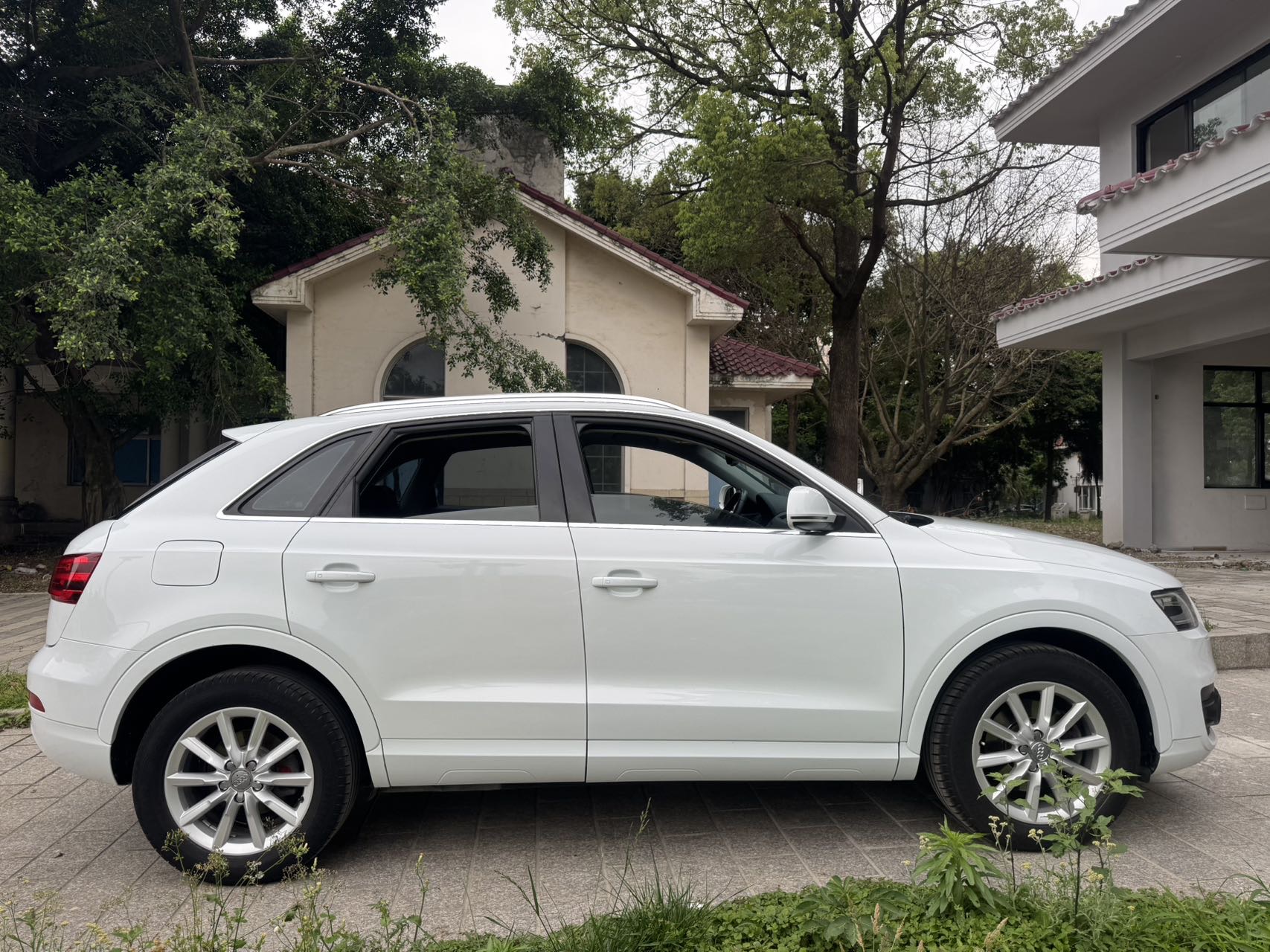 Audi Q3 (Imported) 2013 car image #6
