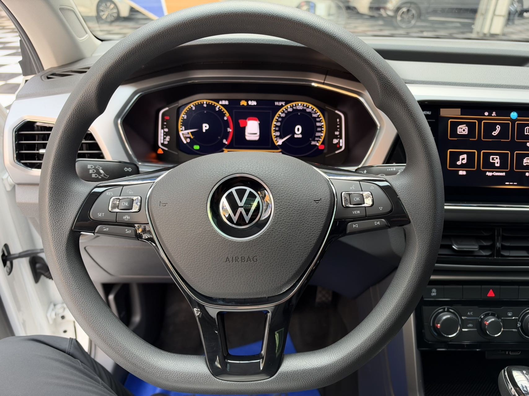 Volkswagen T-Cross 2023 #10 Volkswagen T-Cross 2023 صورة سيارة #10