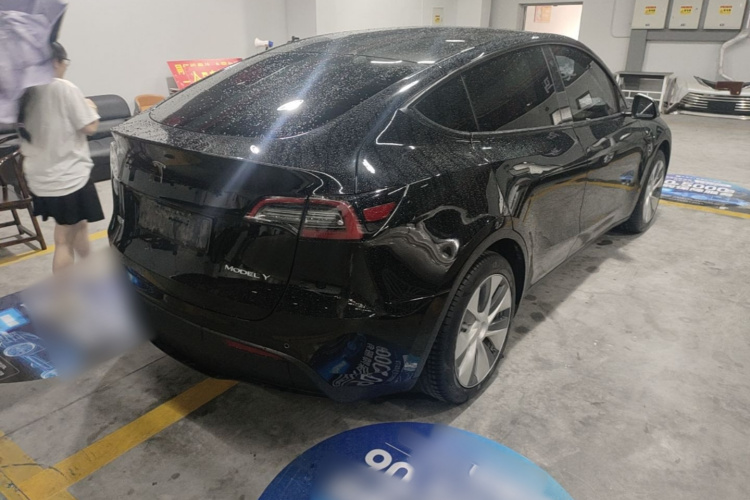 Tesla Model Y 2023 #7 Tesla Model Y 2023 car image #7